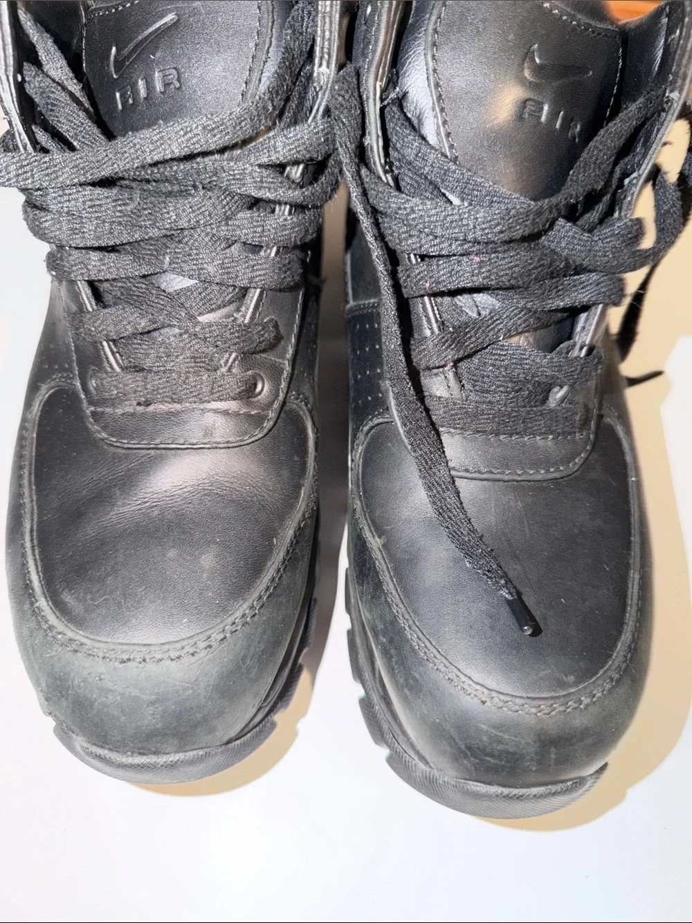 Men’s ACG boots size 8